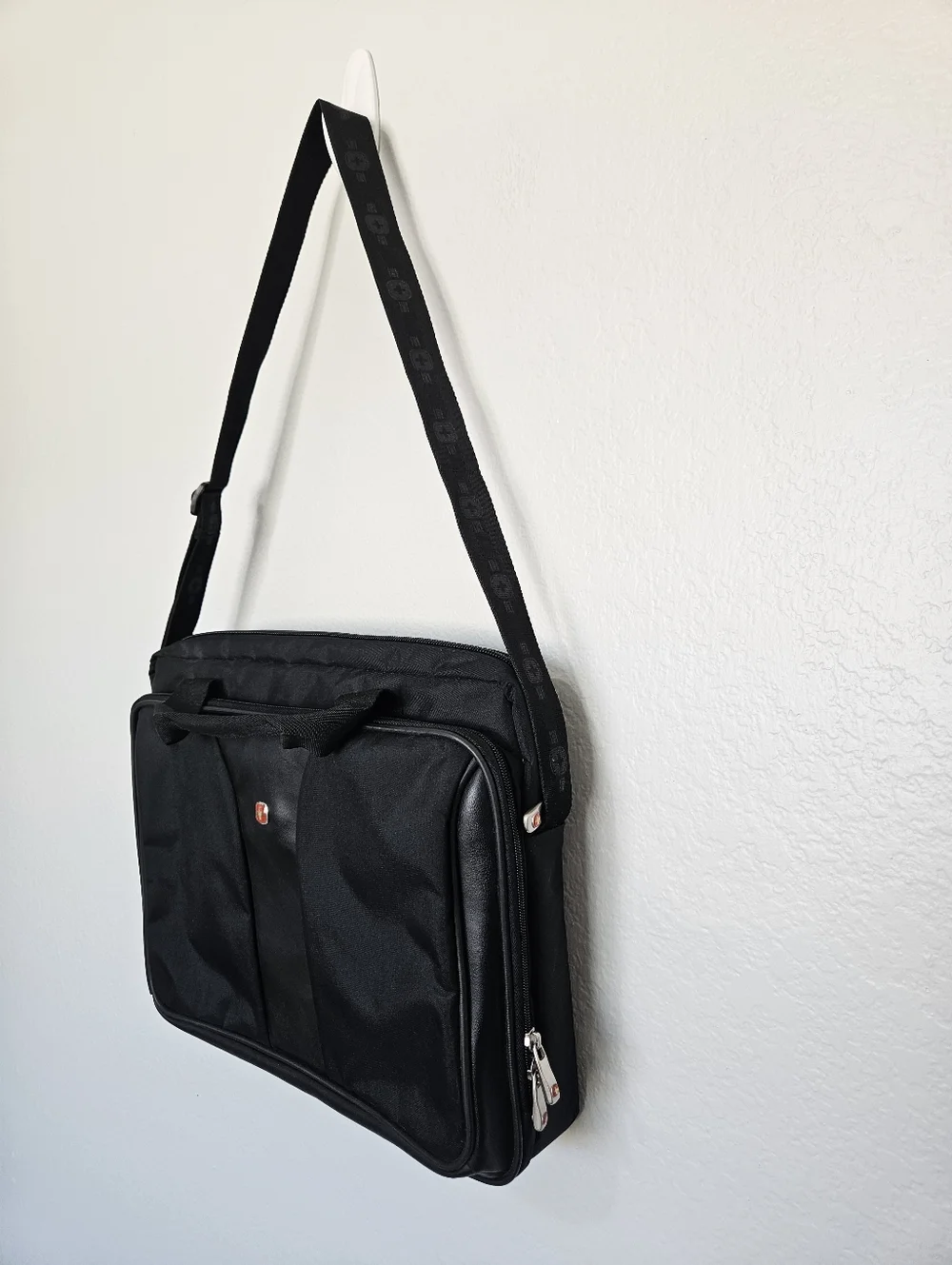 SwissGear | Adjustable ProCheck Black Laptop 14